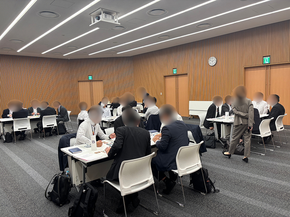 チームで議論中