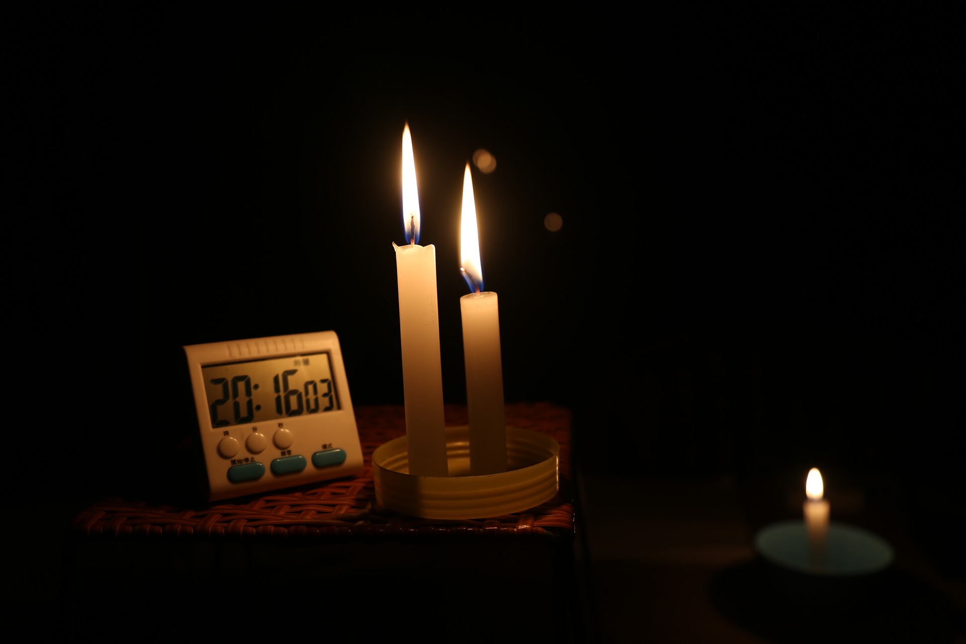 candlelight-3194287_1920.jpg