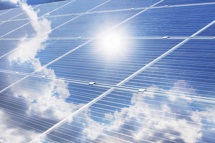 自家消費型太陽光発電の導入方法とは？仕組みやメリットを解説