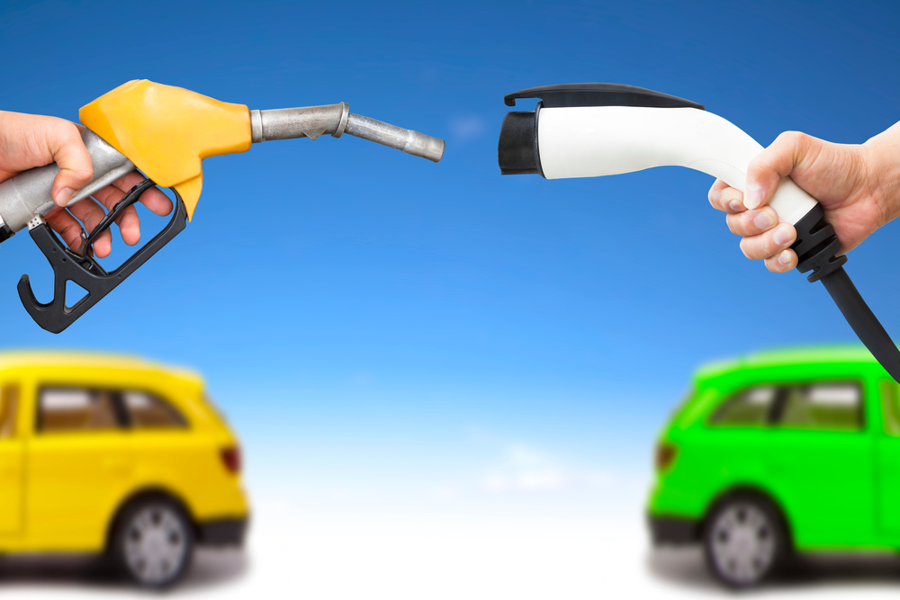 電気自動車とガソリン車はどちらがお得？徹底比較